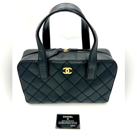 Auth Chanel Black Matte Leather Wild Stitch Surpique Medium Zip Around Tote Bag - Picture 2 of 16